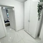 Apollo 1 Apartment *